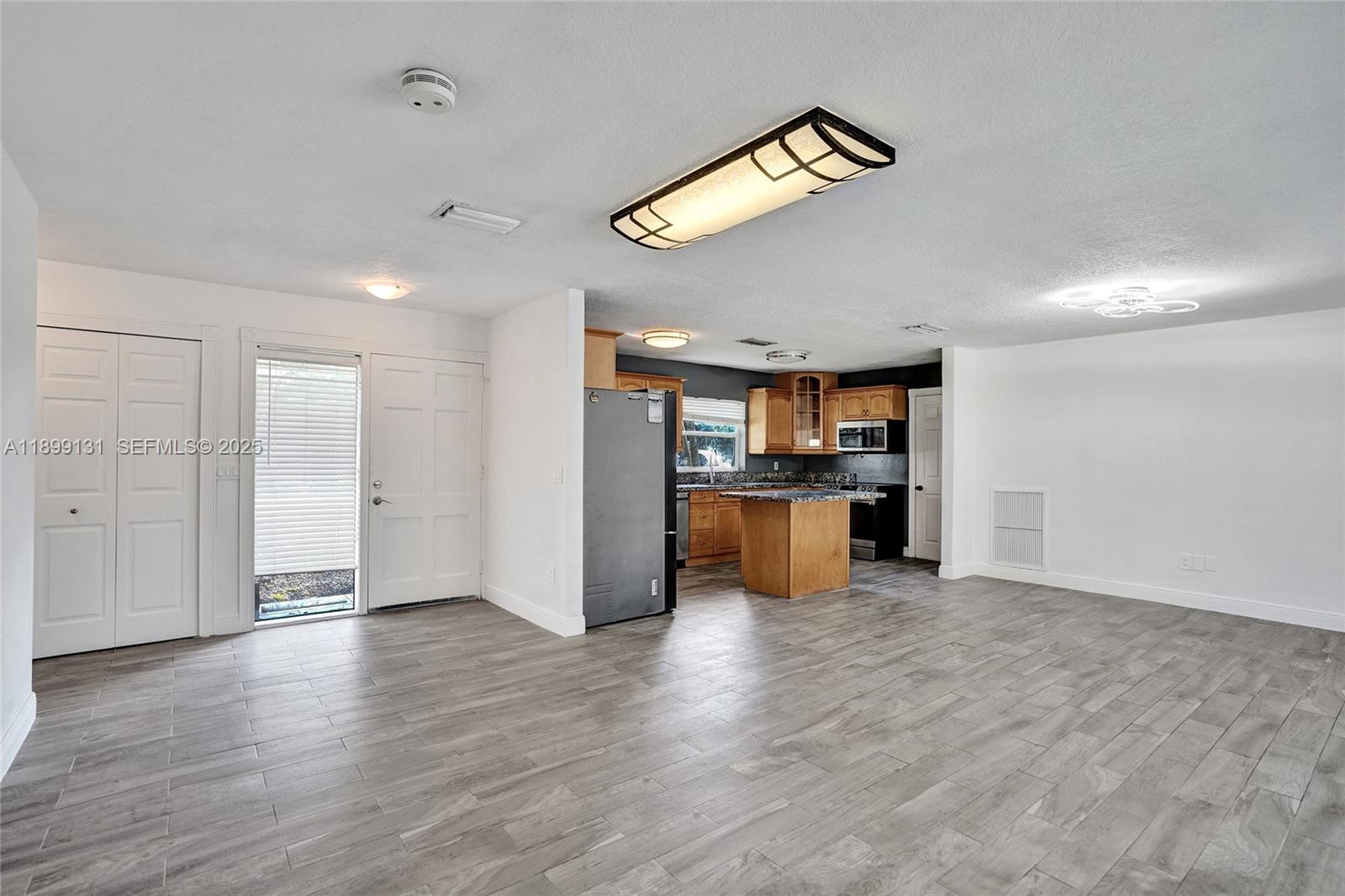 5275 Cleveland Road Delray Beach, FL 33484 - Photo 9 of 58 Gallery Image 9