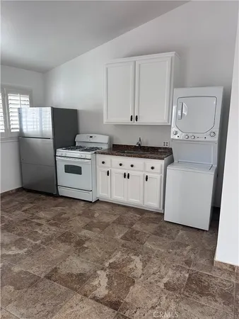 $2,550 | 721 Avenue D, Unit BACK, Redondo Beach, CA 90277