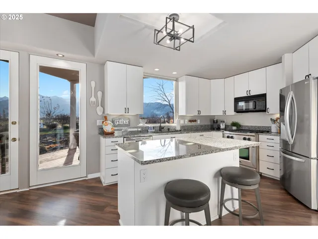 $839,900 | 19 Valley Heights Drive, Enterprise, OR 97828