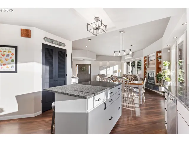 $839,900 | 19 Valley Heights Drive, Enterprise, OR 97828