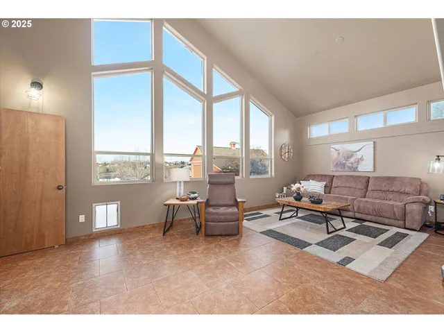 $839,900 | 19 Valley Heights Drive, Enterprise, OR 97828