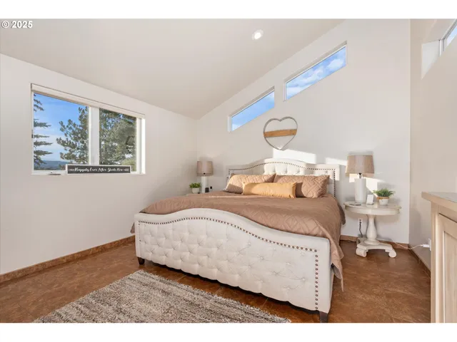 $839,900 | 19 Valley Heights Drive, Enterprise, OR 97828