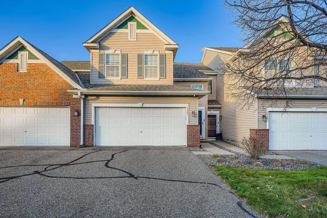 $289,750 | 6887 Folkestone Road, Unit 712, Apple Valley, MN 55124