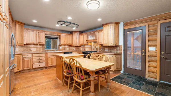 $1,299,000 | 12621 East Blanchard Road, Elk, WA 99009