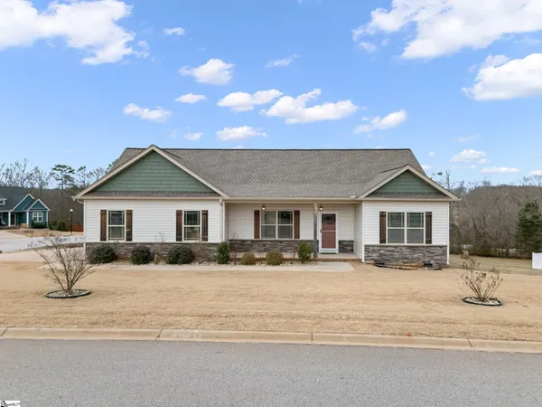$420,900 | 702 Cheyanne Court, Greer, SC 29651