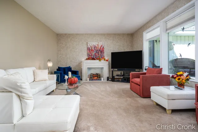 $400,000 | 12501 Pine Island Drive Northeast, Sparta, MI 49345