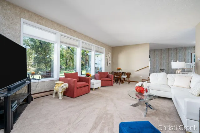 $400,000 | 12501 Pine Island Drive Northeast, Sparta, MI 49345