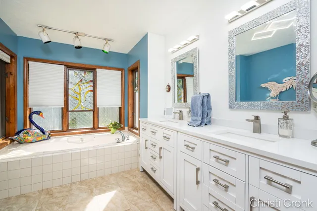 $400,000 | 12501 Pine Island Drive Northeast, Sparta, MI 49345