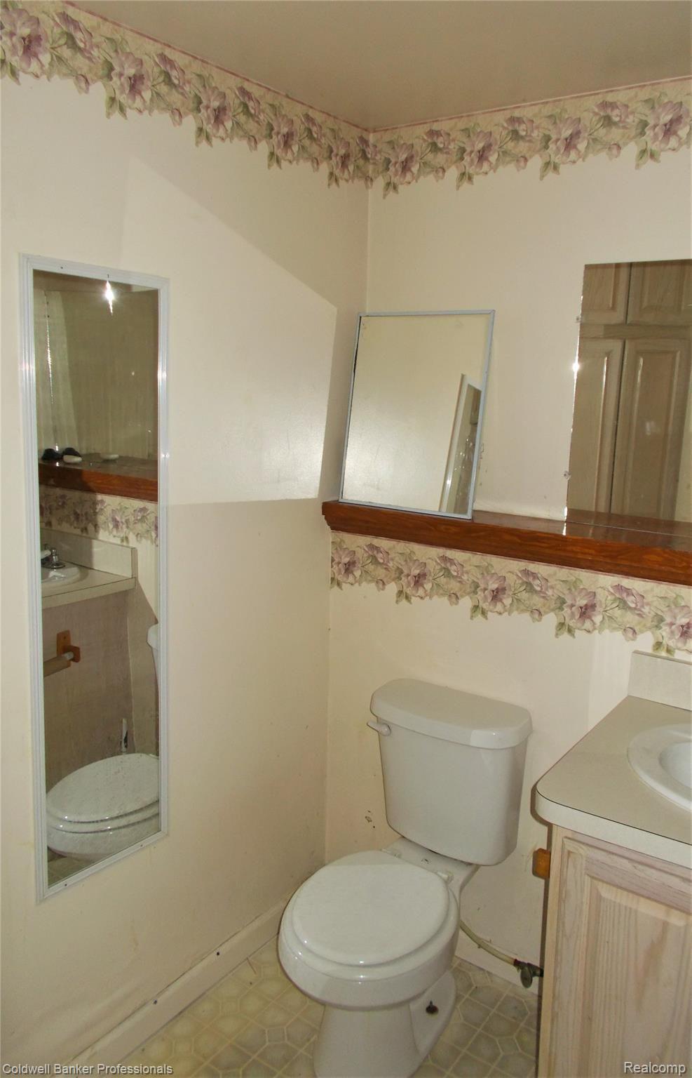 775 Grace Avenue Rochester, MI 48307 - Photo 15 of 20 DSCN0950.JPG