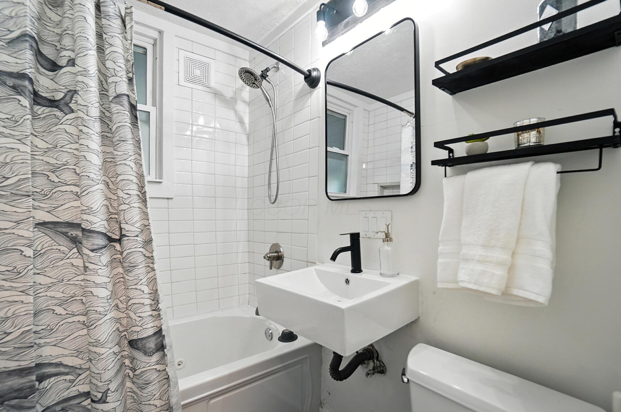905 Kinnear Road Columbus, OH 43212 - Photo 23 of 67 First Floor Full Bath