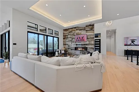 $3,385,000 | 21100 West 105th Street, Olathe, KS 66061