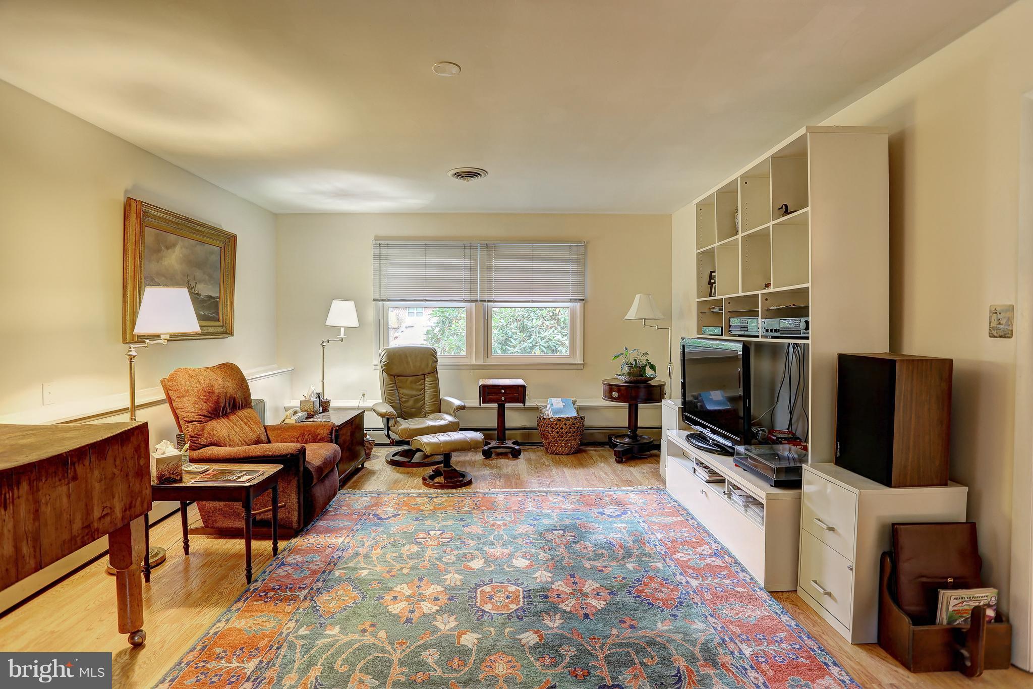 378 Dutch Ship Road Pasadena, MD 21122 - Photo 11 of 27 Family Room