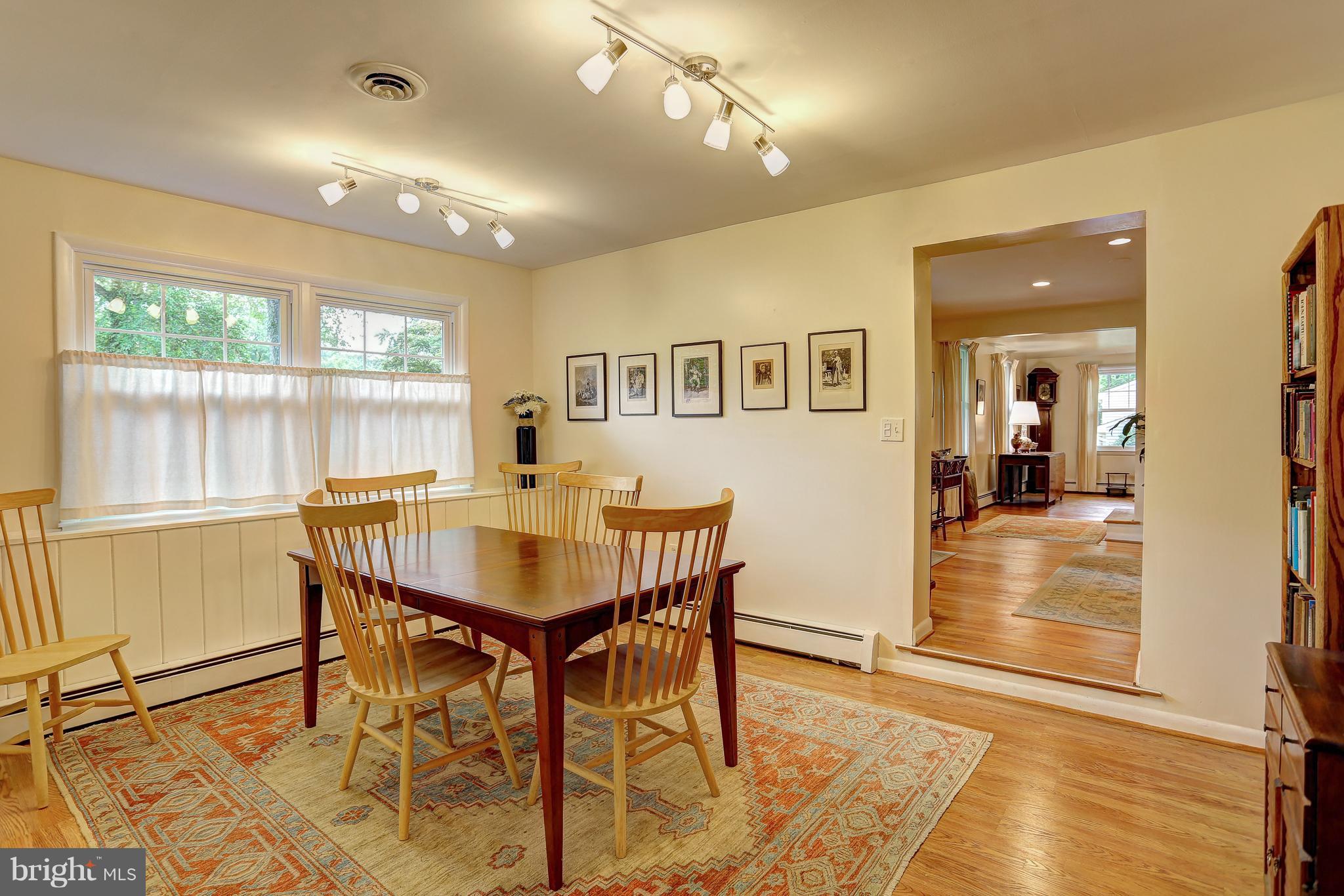 378 Dutch Ship Road Pasadena, MD 21122 - Photo 13 of 27 Dining Room