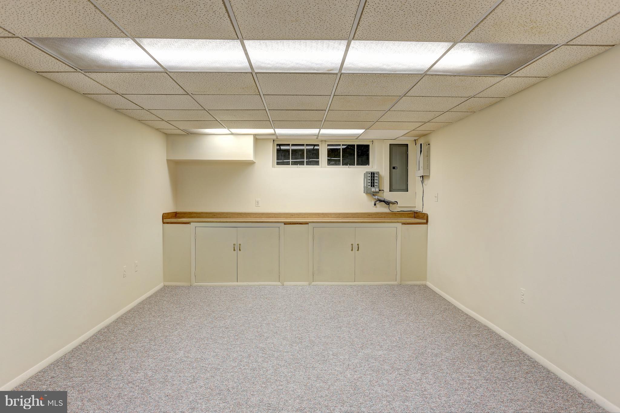378 Dutch Ship Road Pasadena, MD 21122 - Photo 19 of 27 New carpet in LL Rec Room