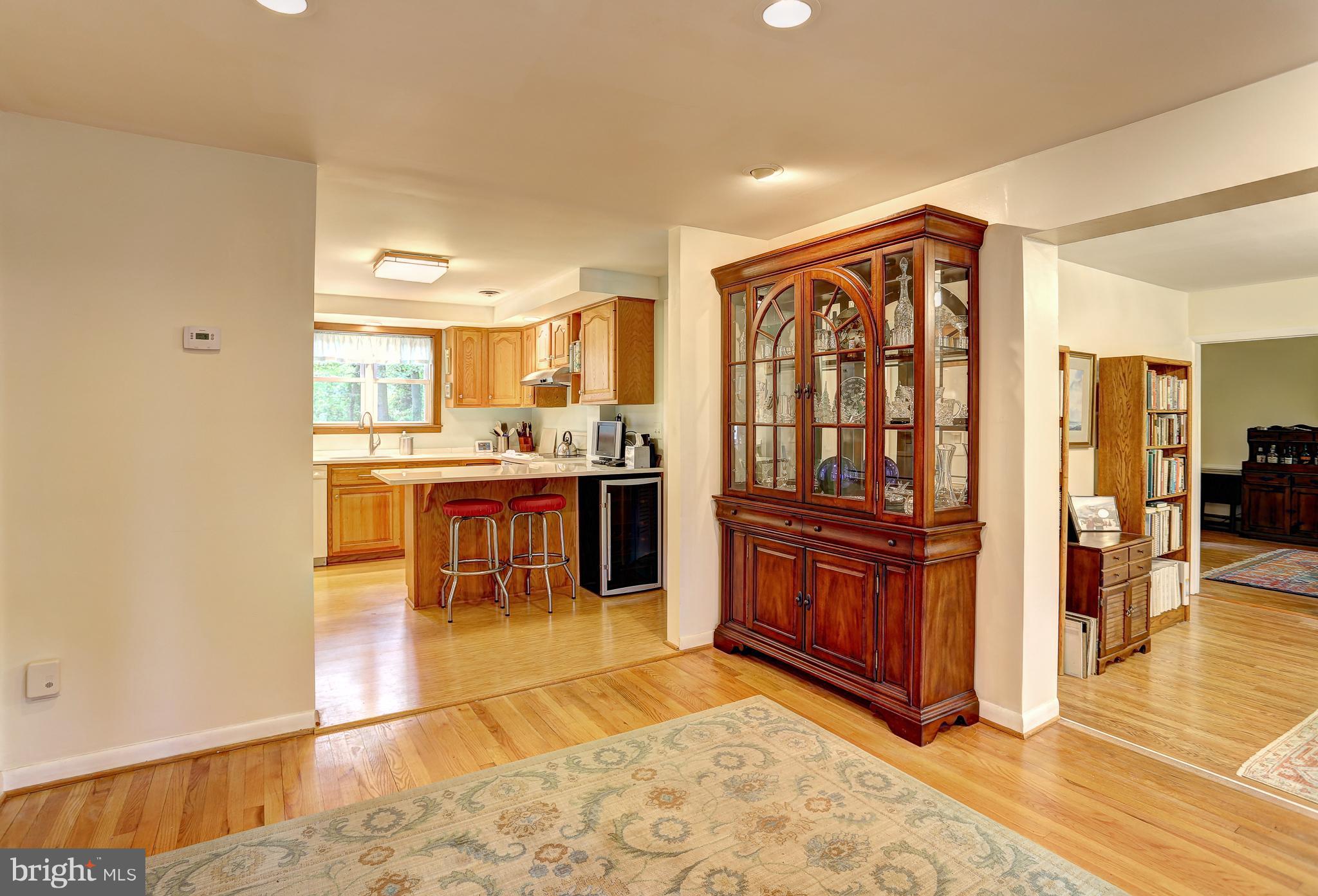 378 Dutch Ship Road Pasadena, MD 21122 - Photo 9 of 27 Open foyer and kitchen