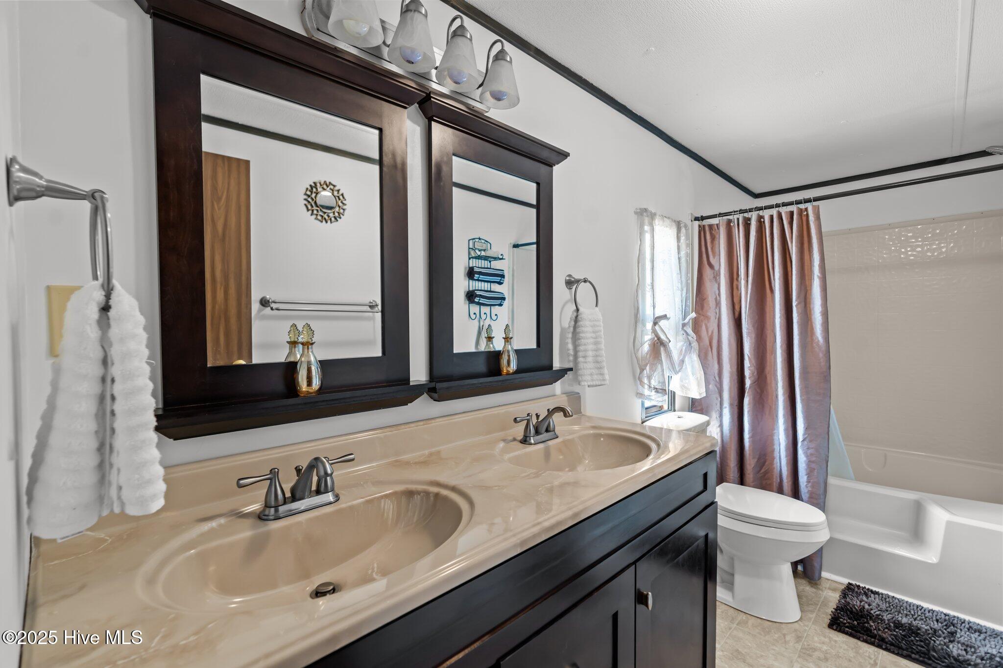 1850 Thorpe Landing Road Southwest Ocean Isle Beach, NC 28469 - Photo 18 of 30 primary bath 1