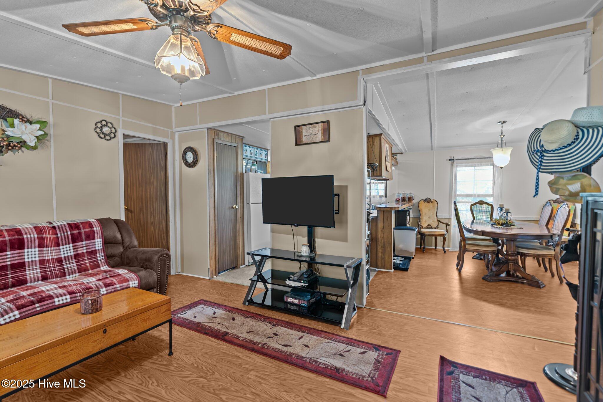 1850 Thorpe Landing Road Southwest Ocean Isle Beach, NC 28469 - Photo 8 of 30 living 1