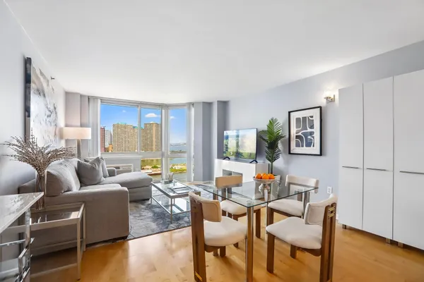 $685,000 | 20 2nd Street, Unit 1604, Jersey City, NJ 07302