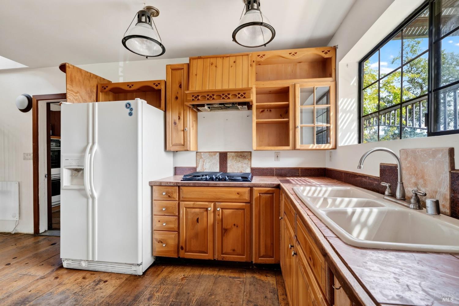 5455 First Gate Road Willits, CA 95490 - Photo 8 of 44 Gallery Image 8