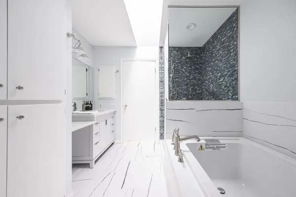 $599,000 | 1148 Hollybrook Drive, Wayzata, MN 55391