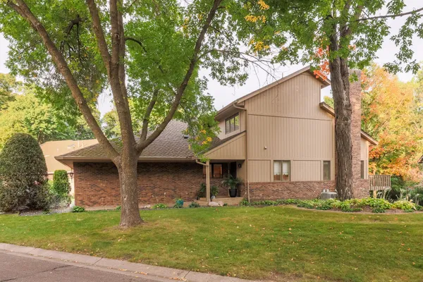 $599,000 | 1148 Hollybrook Drive, Wayzata, MN 55391