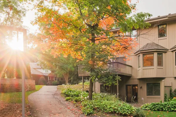 $599,000 | 1148 Hollybrook Drive, Wayzata, MN 55391