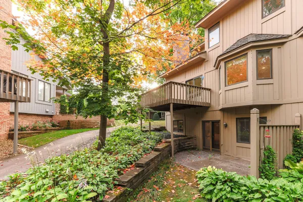 $599,000 | 1148 Hollybrook Drive, Wayzata, MN 55391
