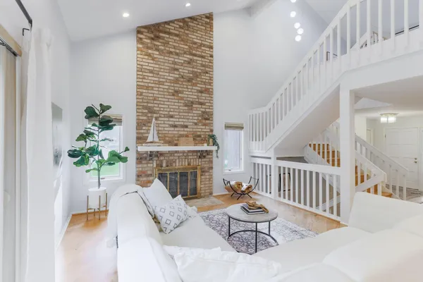 $599,000 | 1148 Hollybrook Drive, Wayzata, MN 55391