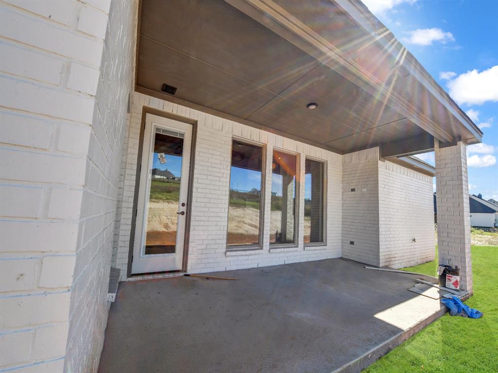 3025 West Frk Way Springtown, TX 76082 - Photo 23 of 26 a view of a big room with closet area