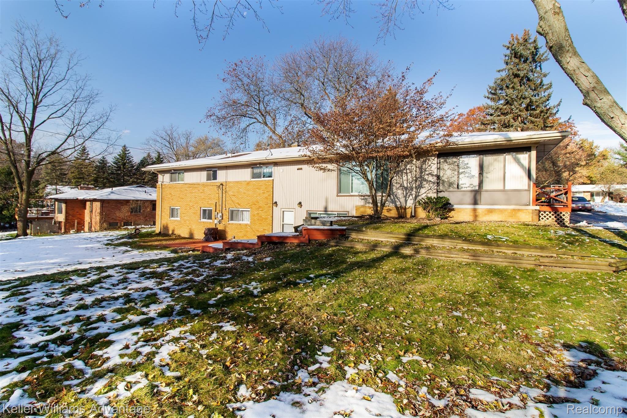 36221 West Lyman Road Farmington, MI 48331 - Photo 30 of 32 Lyman_36221_Back_03.jpg