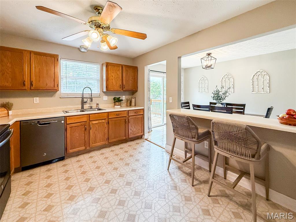 120 Ridge Drive Maryville, IL 62062 - Photo 9 of 28 Gallery Image 9