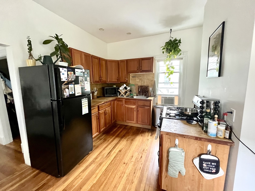 26 Appleton Street, Unit 2 Somerville, MA 02144 - Photo 3 of 9