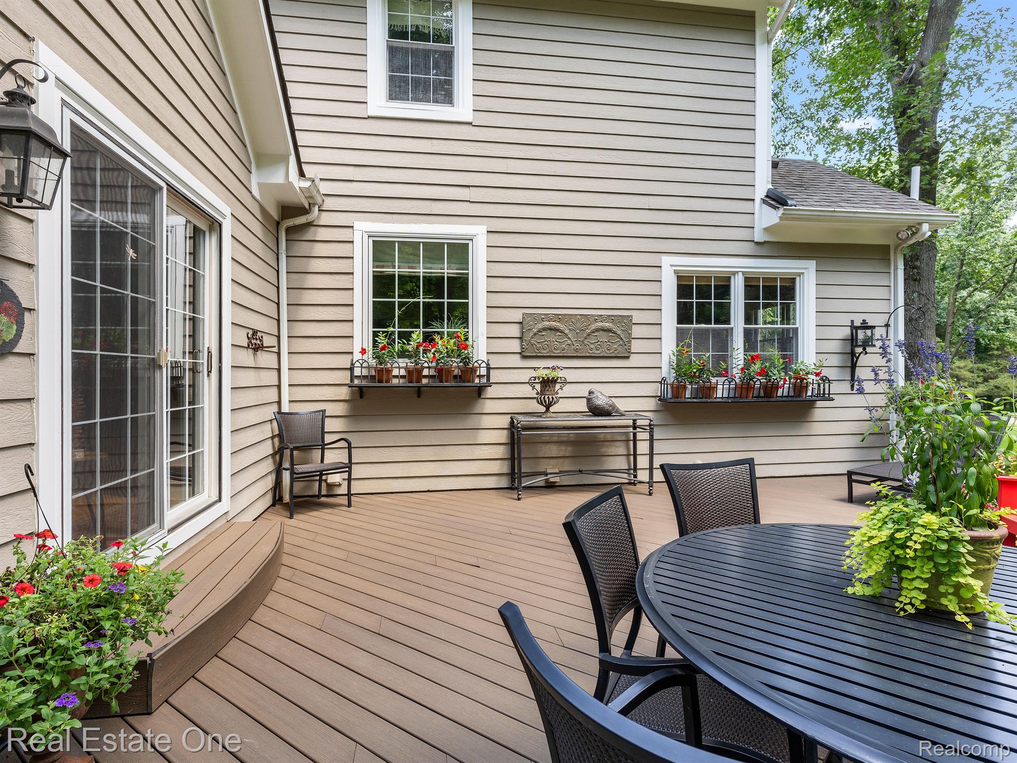 11622 Ridge Road South Lyon, MI 48178 - Photo 29 of 36 Immaculate