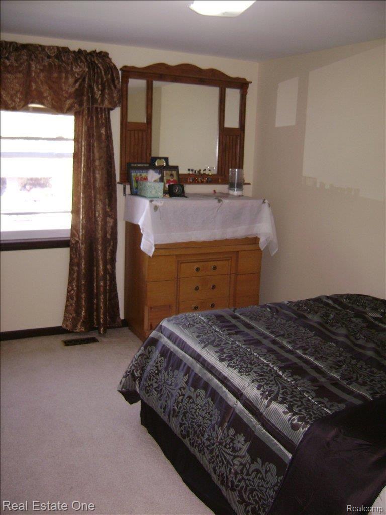 2826 Continental Drive Troy, MI 48083 - Photo 10 of 20 Bedroom