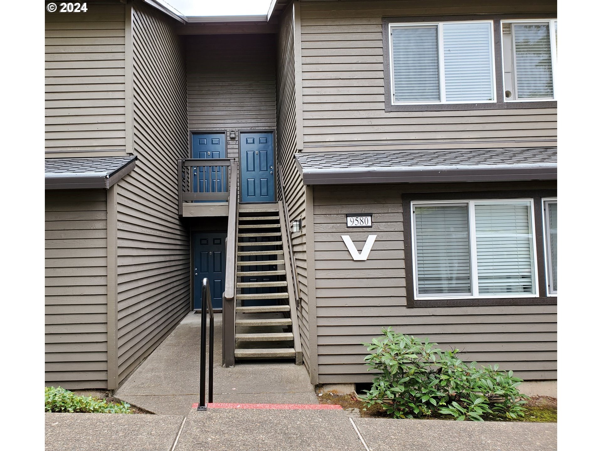 9580 Southwest 146th Terrace, Unit V6 Beaverton, OR 97007 - Photo 1 of 17
