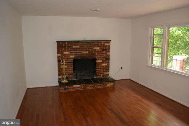 120 Richmond Road Front Royal, VA 22630 - Photo 5 of 30 Family Room