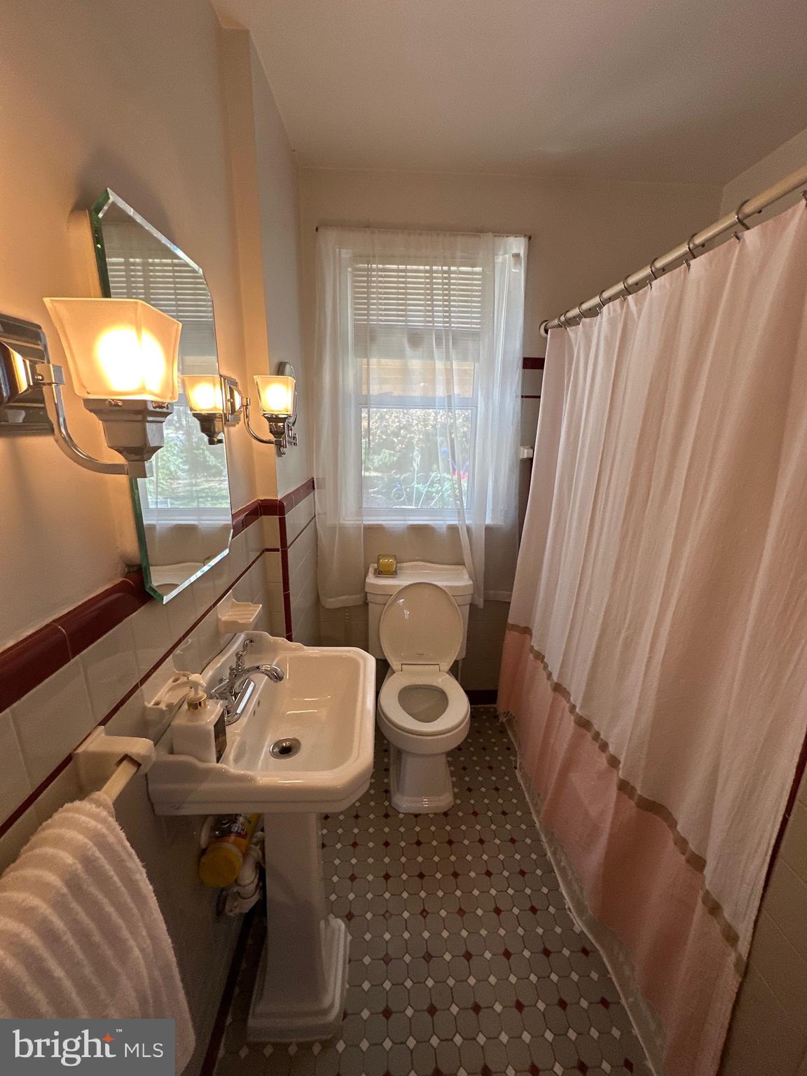8024 Halstead Street Philadelphia, PA 19111 - Photo 14 of 34 Gallery Image 14