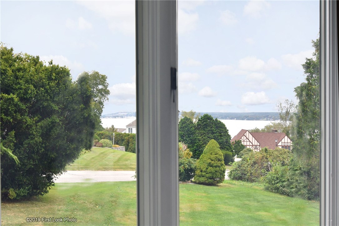 65 Peleg Road Portsmouth, RI 02871 - Photo 14 of 40 Gallery Image 14