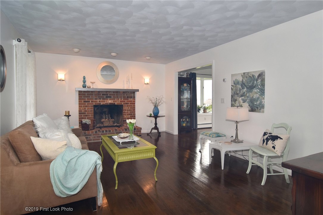65 Peleg Road Portsmouth, RI 02871 - Photo 2 of 40 Gallery Image 2