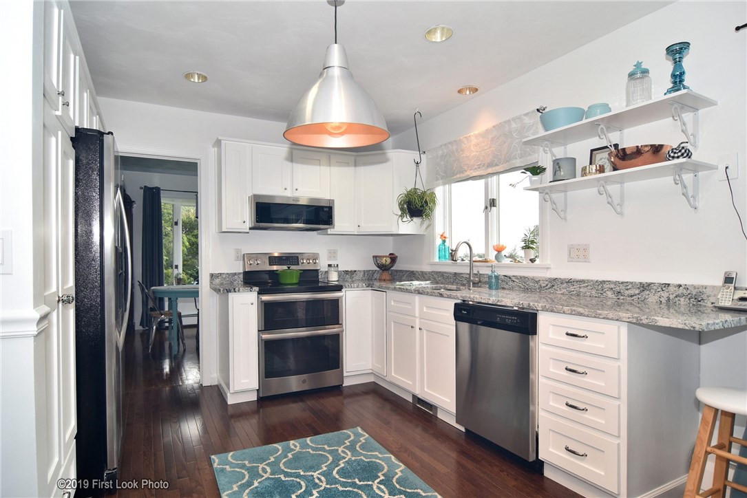 65 Peleg Road Portsmouth, RI 02871 - Photo 9 of 40 Gallery Image 9
