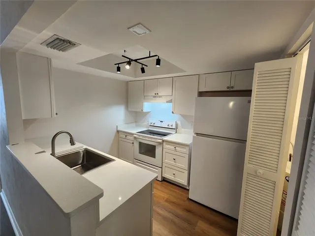 $1,600 | 5823 Southwest 9th Place, Unit H55, Gainesville, FL 32607