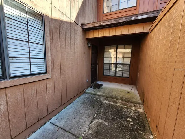 $1,600 | 5823 Southwest 9th Place, Unit H55, Gainesville, FL 32607