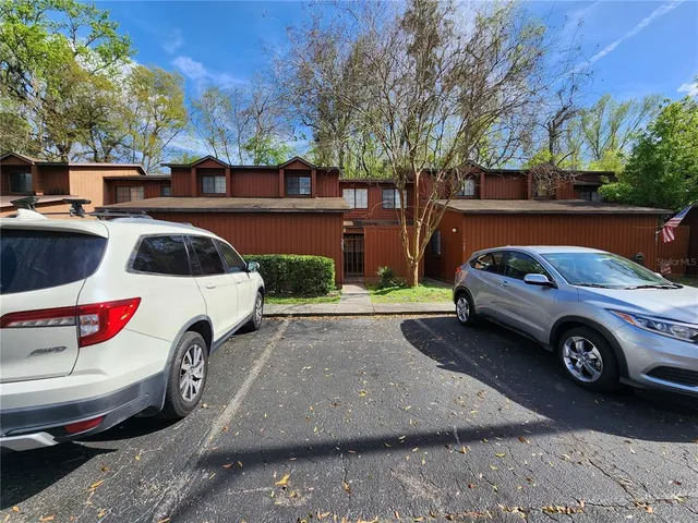 $1,600 | 5823 Southwest 9th Place, Unit H55, Gainesville, FL 32607