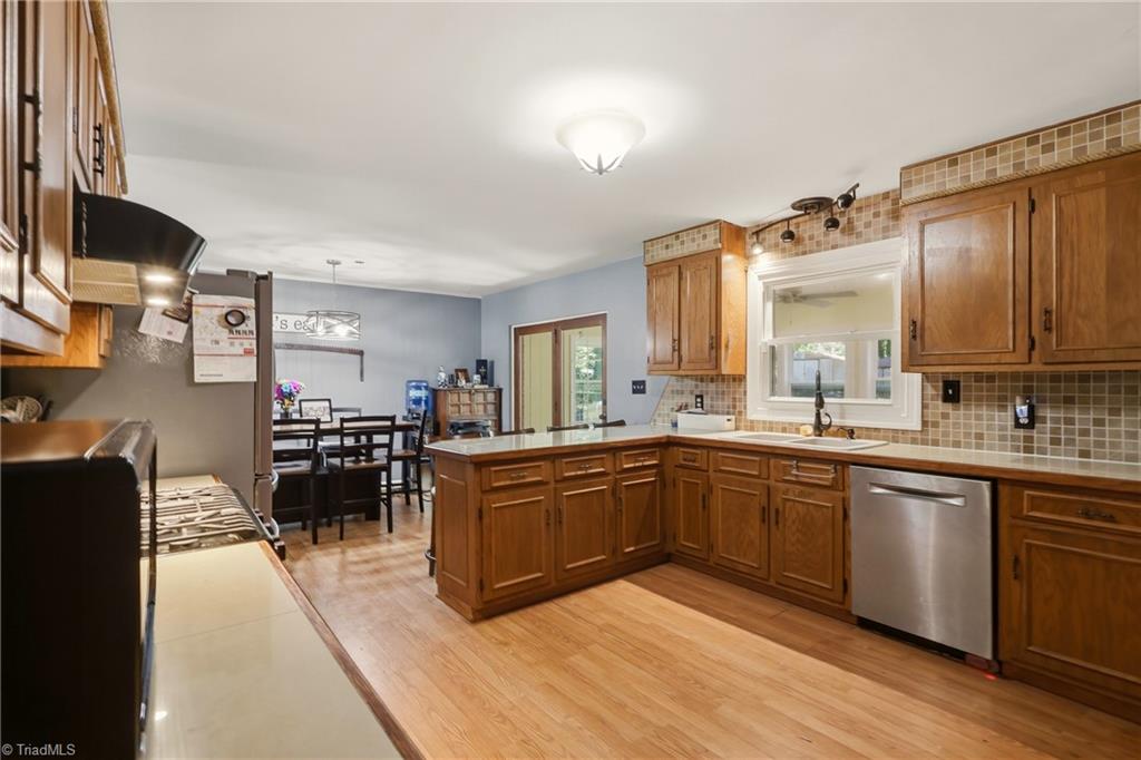 406 Spring Road Jamestown, NC 27282 - Photo 15 of 45 Gallery Image 15