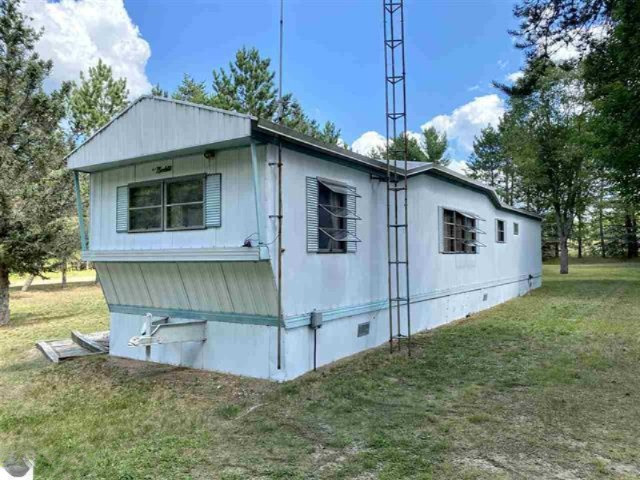 5865 West 50 Road Cadillac, MI 49601 - Photo 18 of 45 1878688-17