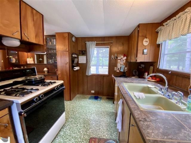 5865 West 50 Road Cadillac, MI 49601 - Photo 4 of 45 1878688-3