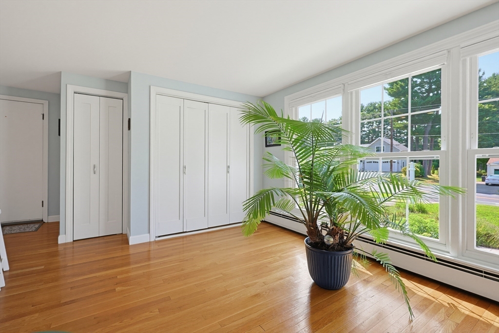 24 Old Post Road Walpole, MA 02032 - Photo 7 of 41 Gallery Image 7