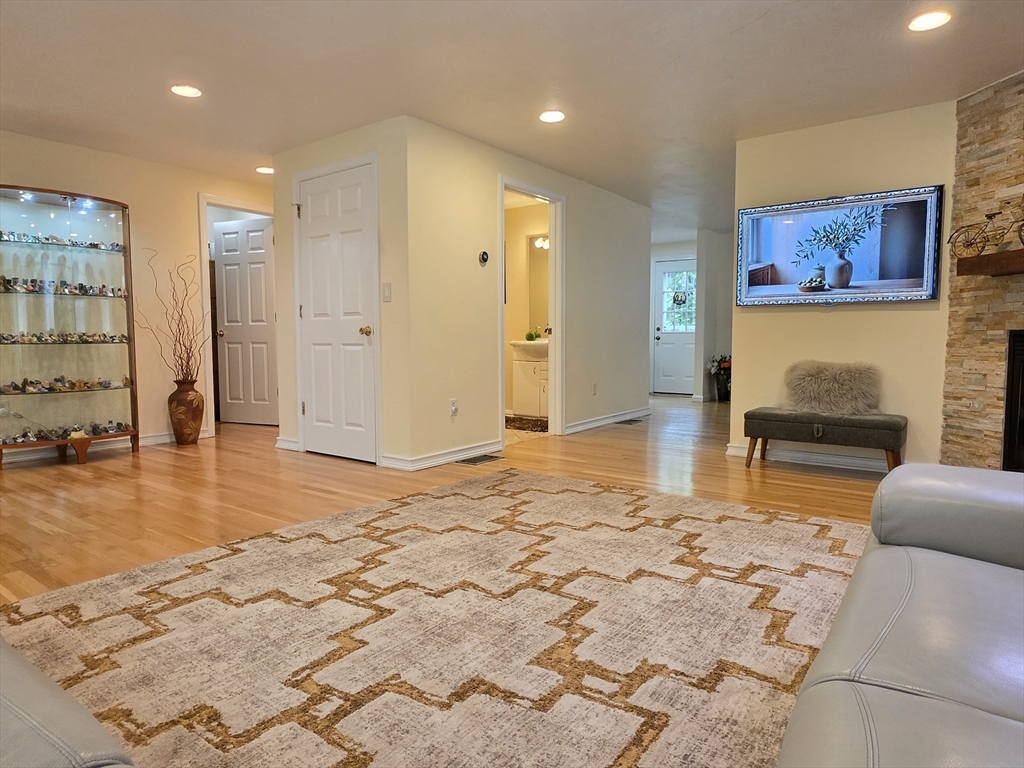 84 West Union Street Ashland, MA 01721 - Photo 10 of 41