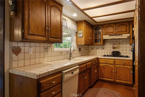 $912,000 | 1002 East Leadora Avenue, Glendora, CA 91741