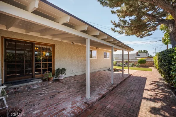 $912,000 | 1002 East Leadora Avenue, Glendora, CA 91741